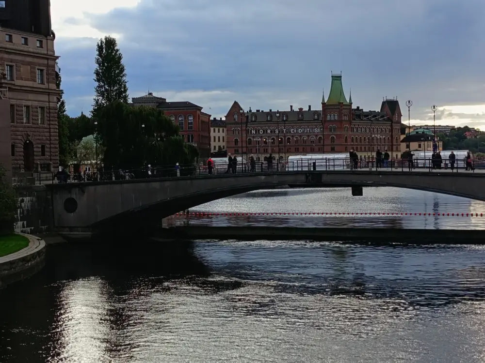 Ryhmämatkat 9 Päivällä kierretään Tukholmaa. Myös paluumatkalla on aikaa tutustua kaupunkiin.
