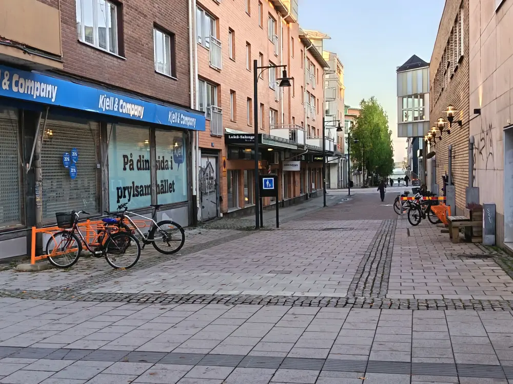 Ryhmämatkat 3 Tutustumme matkalla Uppsalaan, Uumajaan ja Luulajan. Kuva on Luulajasta. keskikaupunki.